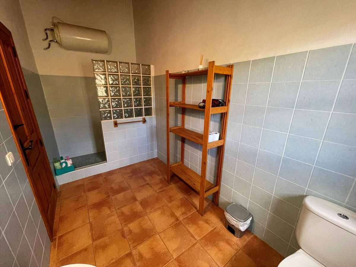 Se vende Finca - Cortijo de 6 dormitorios en Costa Del Sol, Málaga, España