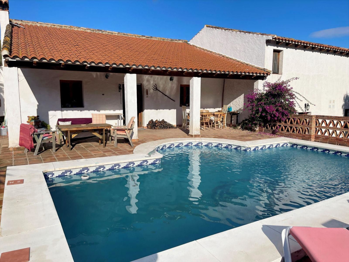 Se vende Finca - Cortijo de 6 dormitorios en Costa Del Sol, Málaga, España