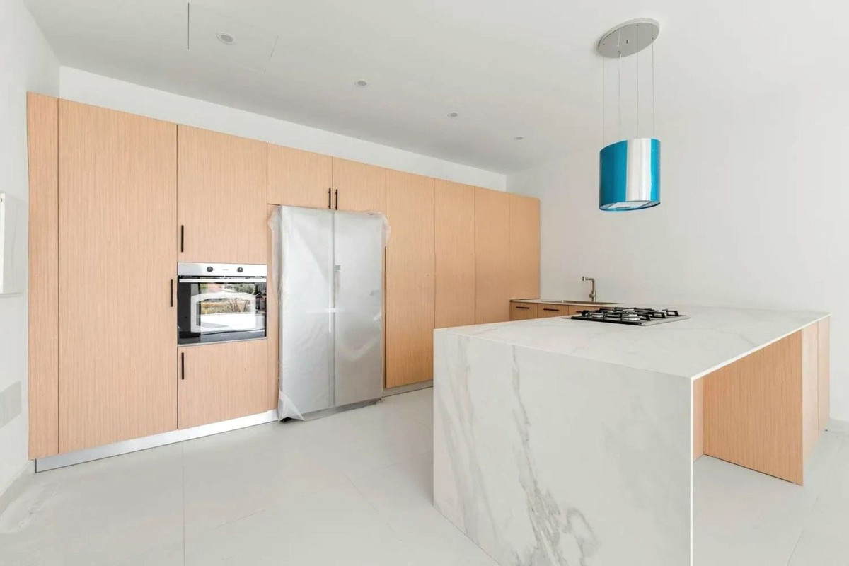 3 Bed Townhouse for sale in Cerros Del Aguila Costa Del Sol, Málaga, Spain