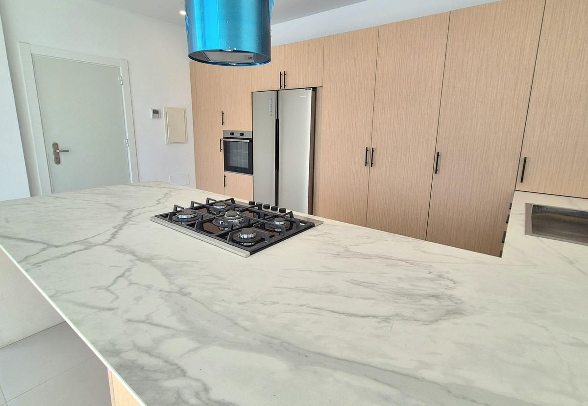 3 Bed Townhouse for sale in Cerros Del Aguila Costa Del Sol, Málaga, Spain