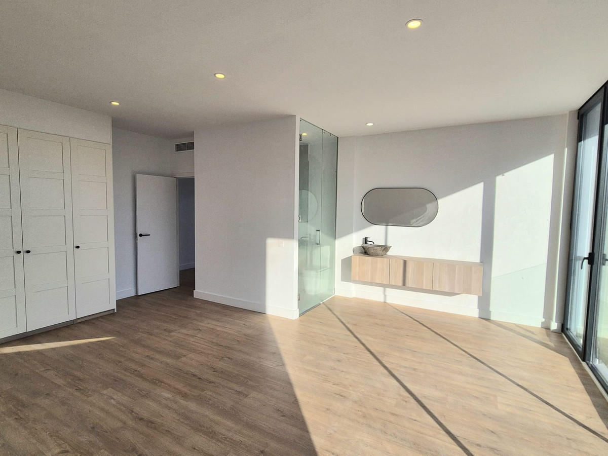 3 Bed Townhouse for sale in Cerros Del Aguila Costa Del Sol, Málaga, Spain