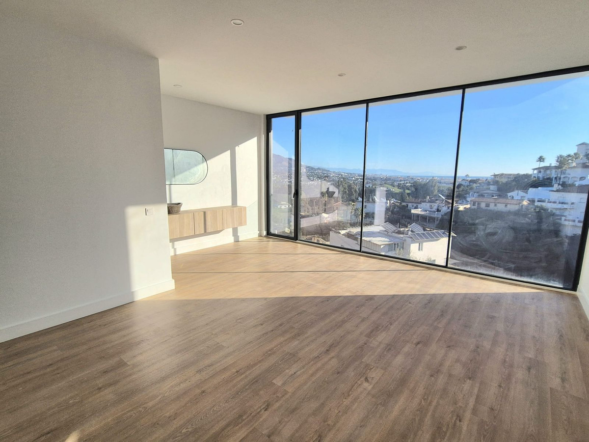 3 Bed Townhouse for sale in Cerros Del Aguila Costa Del Sol, Málaga, Spain