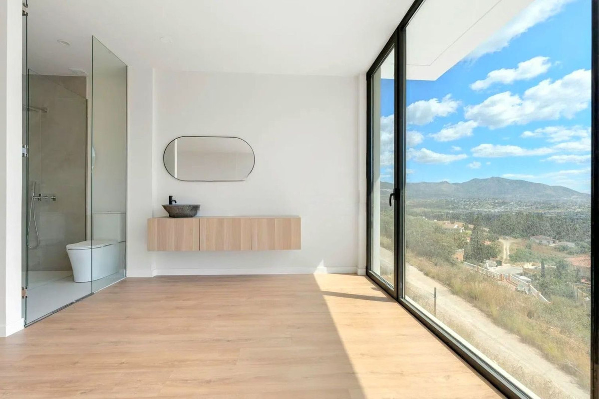 3 Bed Townhouse for sale in Cerros Del Aguila Costa Del Sol, Málaga, Spain