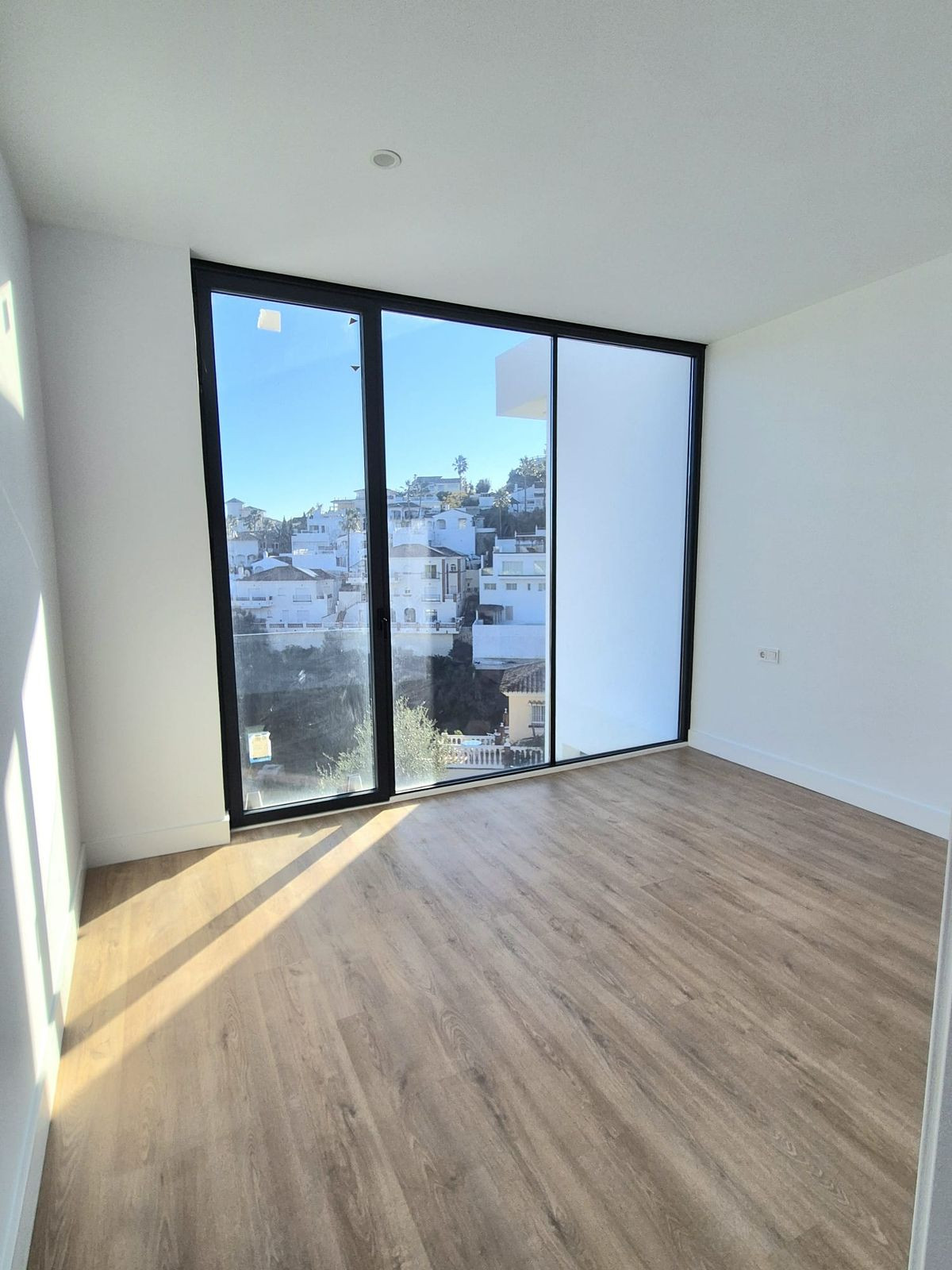 3 Bed Townhouse for sale in Cerros Del Aguila Costa Del Sol, Málaga, Spain