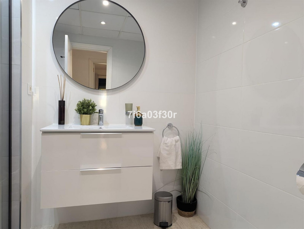 3 Bed Apartment for sale in San Pedro De Alcántara Costa Del Sol, Málaga, Spain
