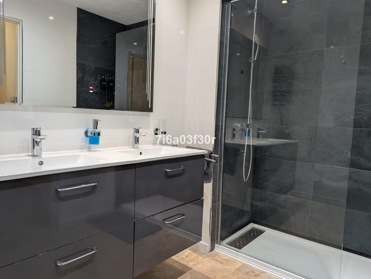 3 Bed Apartment for sale in San Pedro De Alcántara Costa Del Sol, Málaga, Spain
