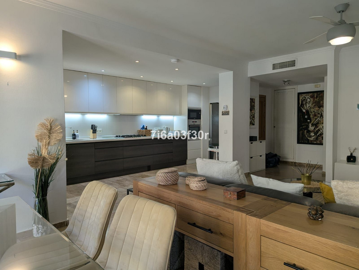 3 Bed Apartment for sale in San Pedro De Alcántara Costa Del Sol, Málaga, Spain