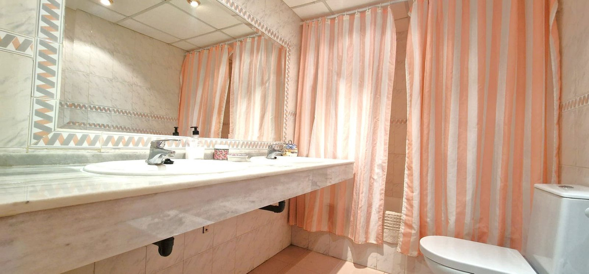 3 Bed Apartment for sale in El Rosario Costa Del Sol, Málaga, Spain