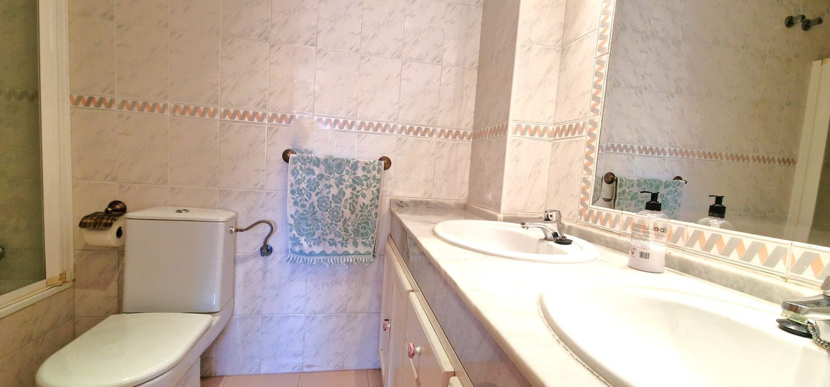 3 Bed Apartment for sale in El Rosario Costa Del Sol, Málaga, Spain