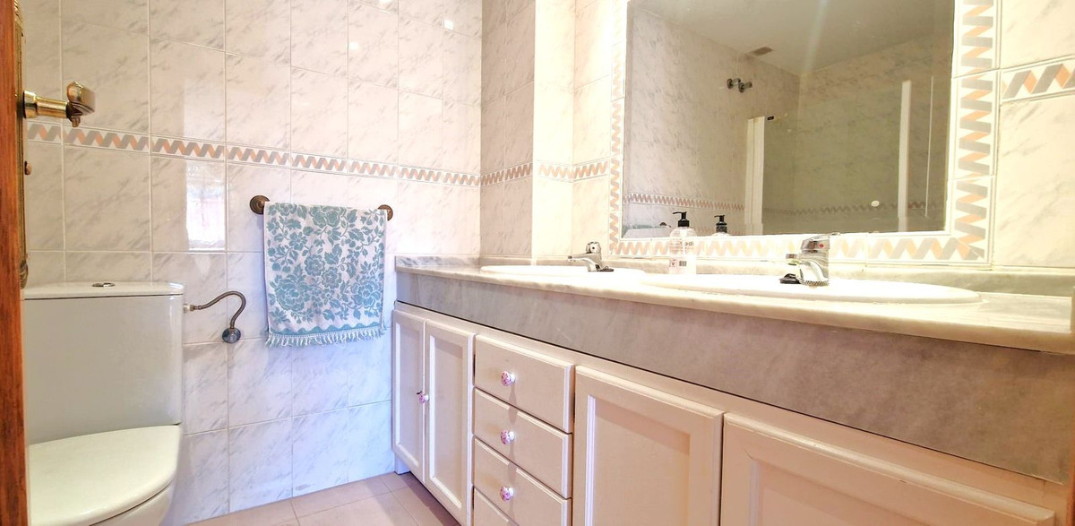 3 Bed Apartment for sale in El Rosario Costa Del Sol, Málaga, Spain