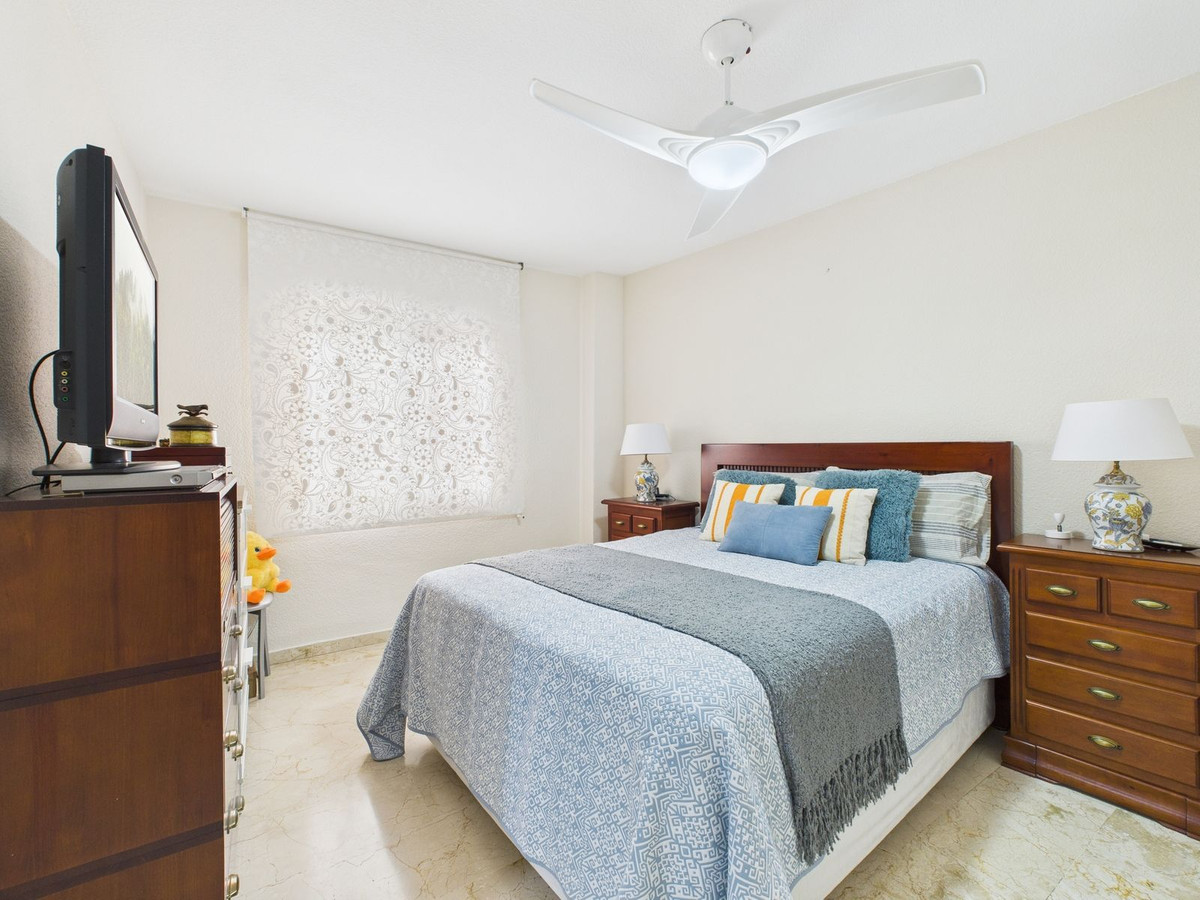 Se vende Apartamento Planta Media de 2 dormitorios en Costa Del Sol, Málaga, España