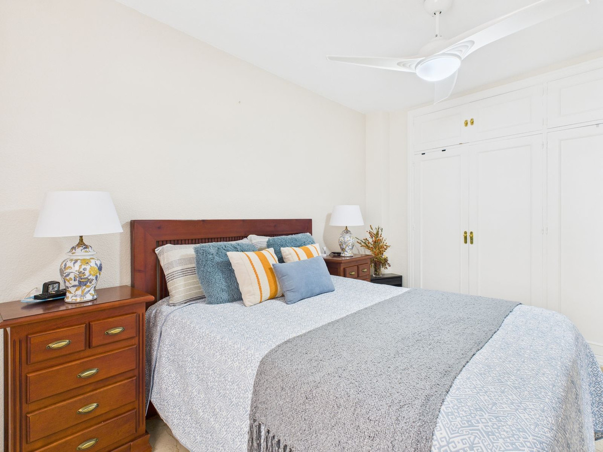 Se vende Apartamento Planta Media de 2 dormitorios en Costa Del Sol, Málaga, España