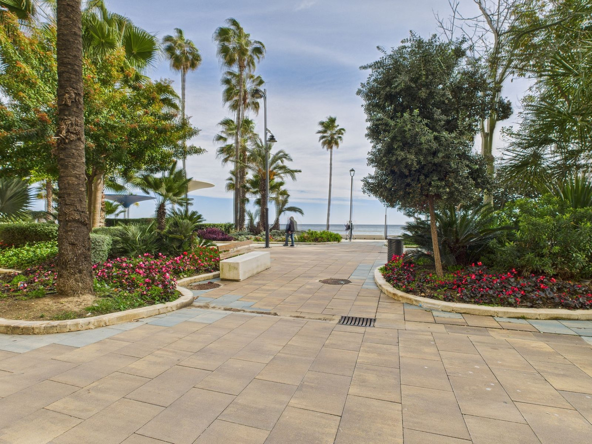 Se vende Apartamento Planta Media de 2 dormitorios en Costa Del Sol, Málaga, España