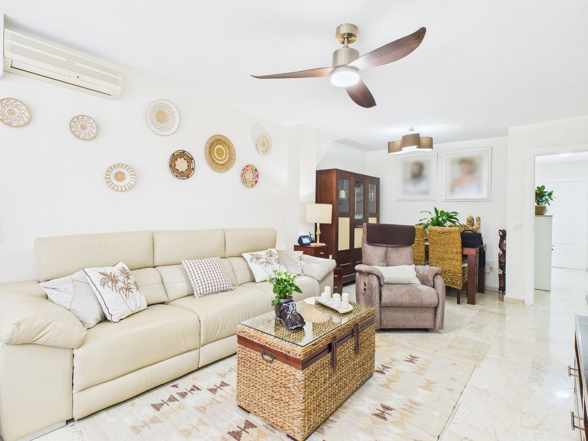 Se vende Apartamento Planta Media de 2 dormitorios en Costa Del Sol, Málaga, España