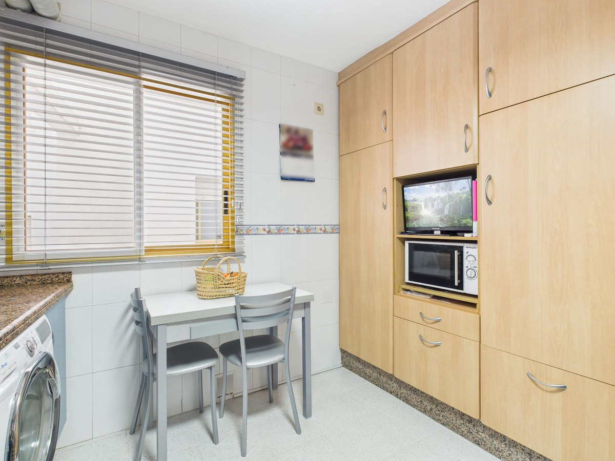 Se vende Apartamento Planta Media de 2 dormitorios en Costa Del Sol, Málaga, España
