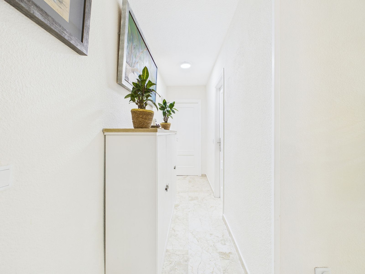 Se vende Apartamento Planta Media de 2 dormitorios en Costa Del Sol, Málaga, España