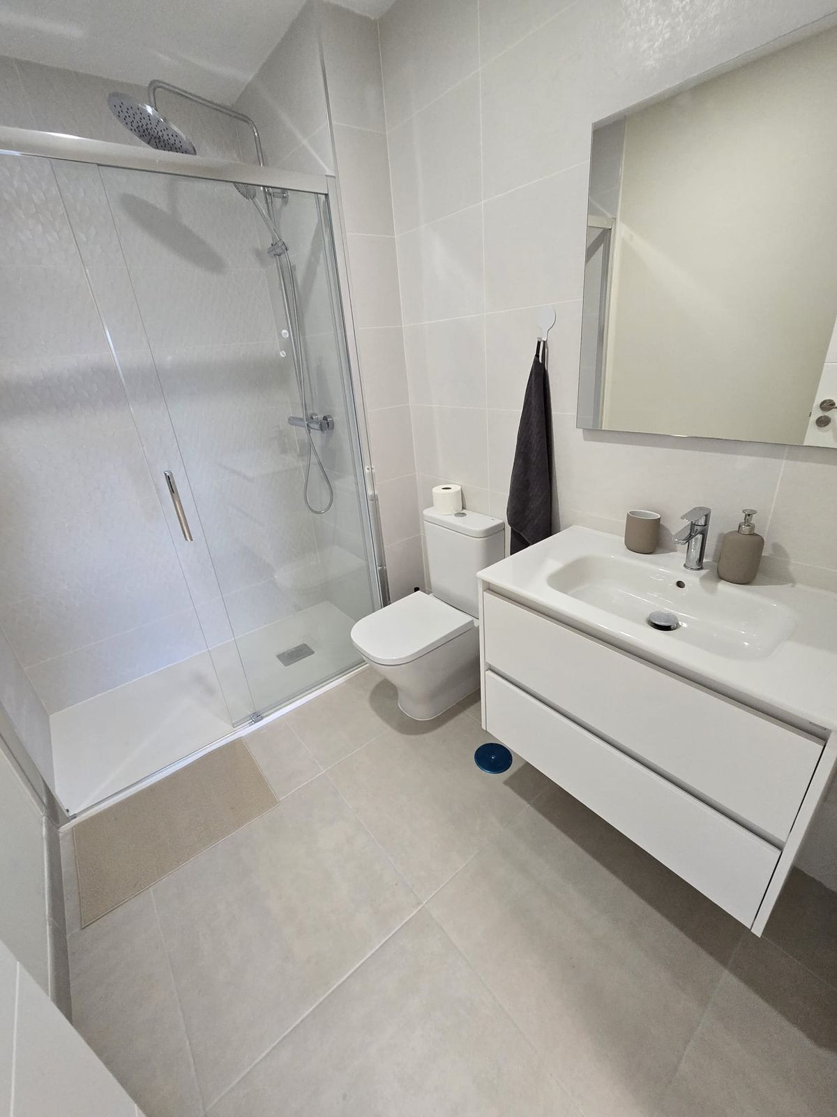 2 Bed Apartment for sale in Estepona Costa Del Sol, Málaga, Spain