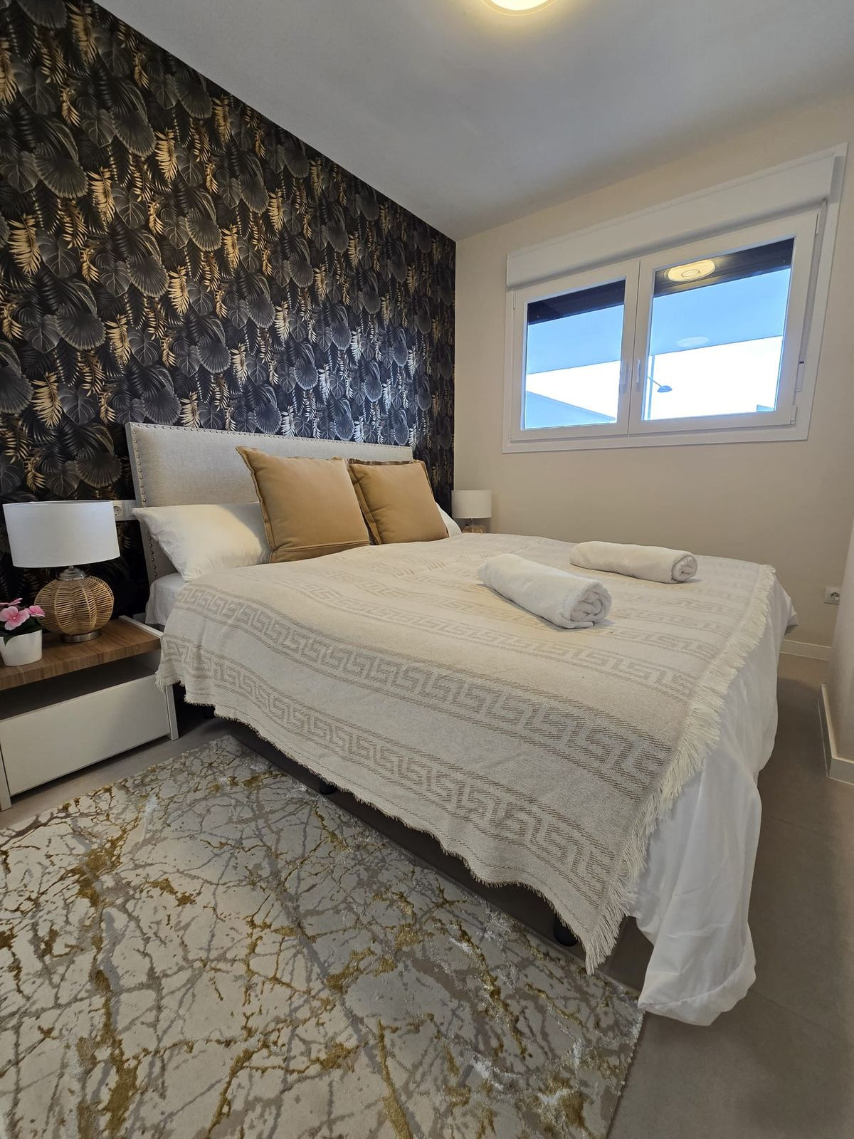 2 Bed Apartment for sale in Estepona Costa Del Sol, Málaga, Spain