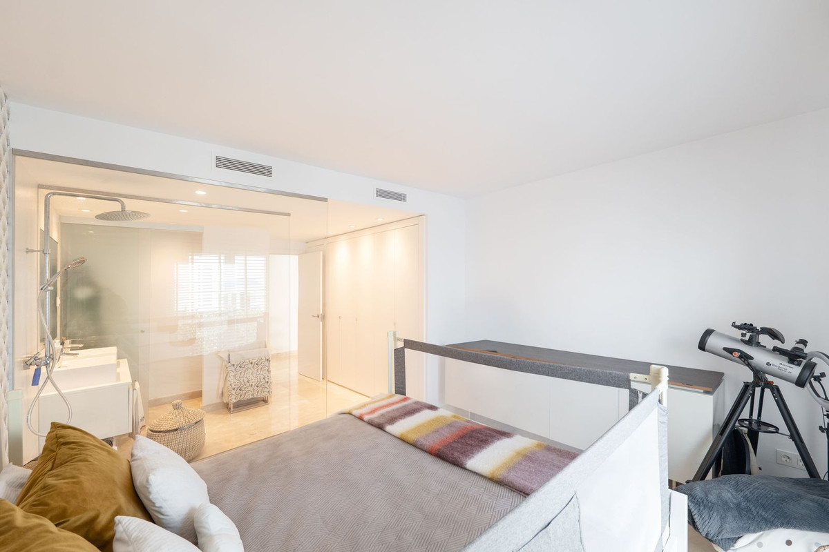 3 Bed Apartment for sale in El Paraiso Costa Del Sol, Málaga, Spain