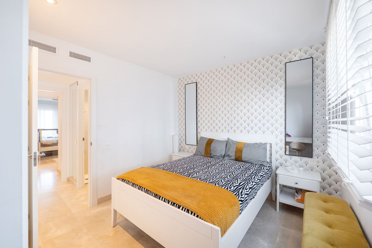 3 Bed Apartment for sale in El Paraiso Costa Del Sol, Málaga, Spain