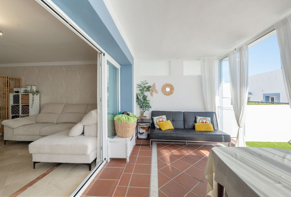 3 Bed Apartment for sale in El Paraiso Costa Del Sol, Málaga, Spain