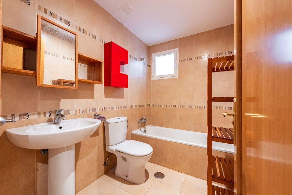 1 Bed Apartment for sale in Benahavís Costa Del Sol, Málaga, Spain