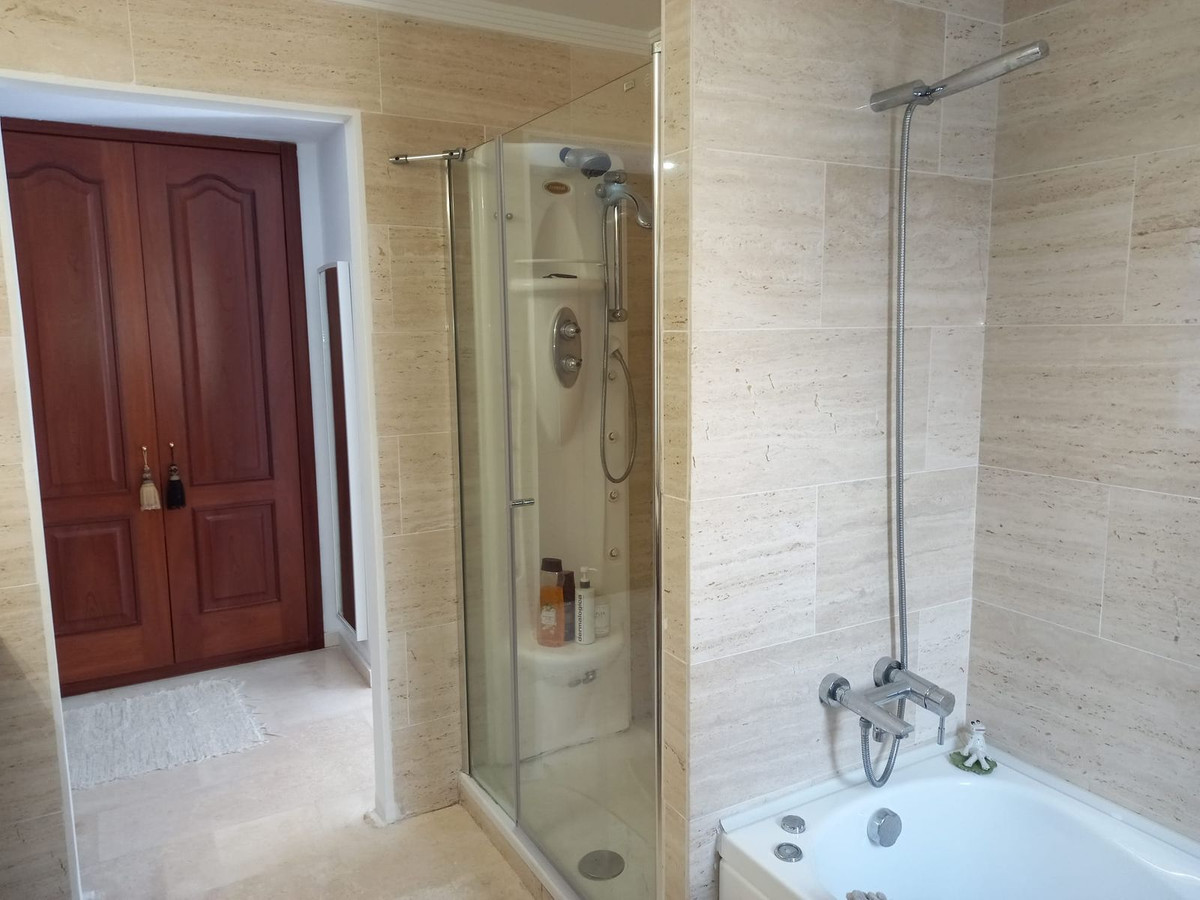 Se vende Apartamento Planta Baja de 3 dormitorios en Costa Del Sol, Málaga, España