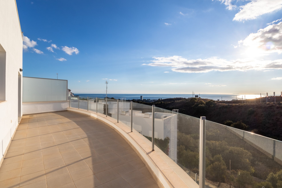 4 Bed Apartment for sale in Altos De Los Monteros Costa Del Sol, Málaga, Spain