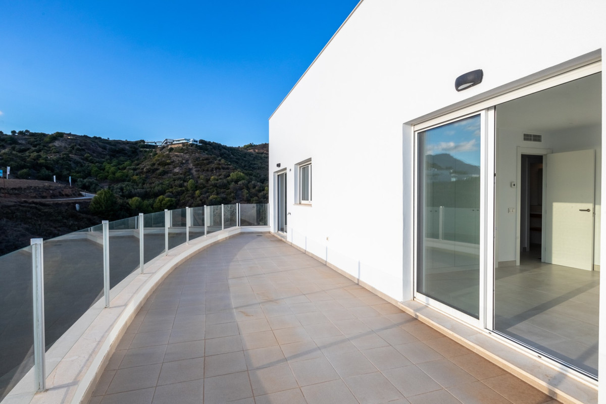 4 Bed Apartment for sale in Altos De Los Monteros Costa Del Sol, Málaga, Spain