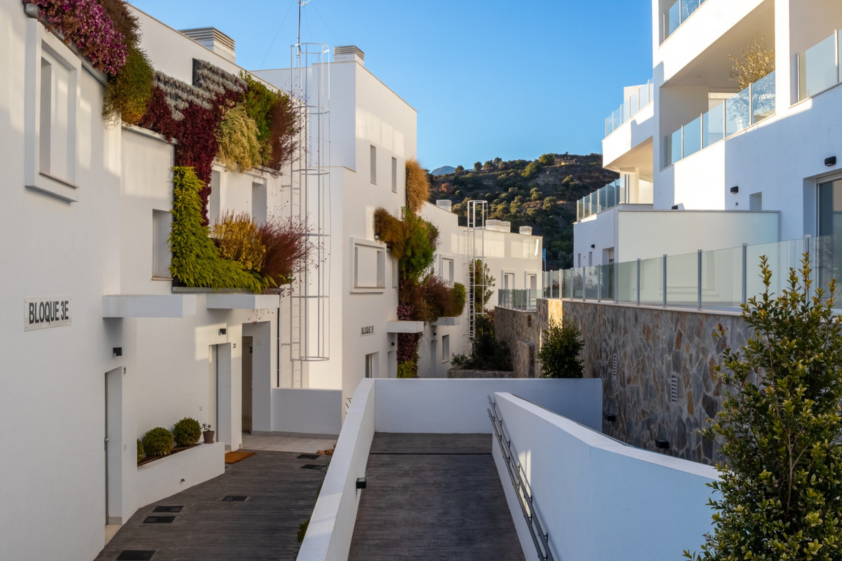 4 Bed Apartment for sale in Altos De Los Monteros Costa Del Sol, Málaga, Spain