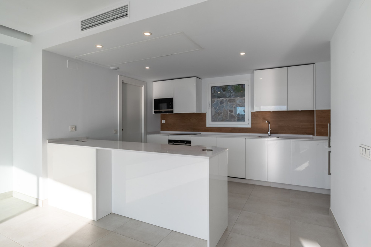 4 Bed Apartment for sale in Altos De Los Monteros Costa Del Sol, Málaga, Spain
