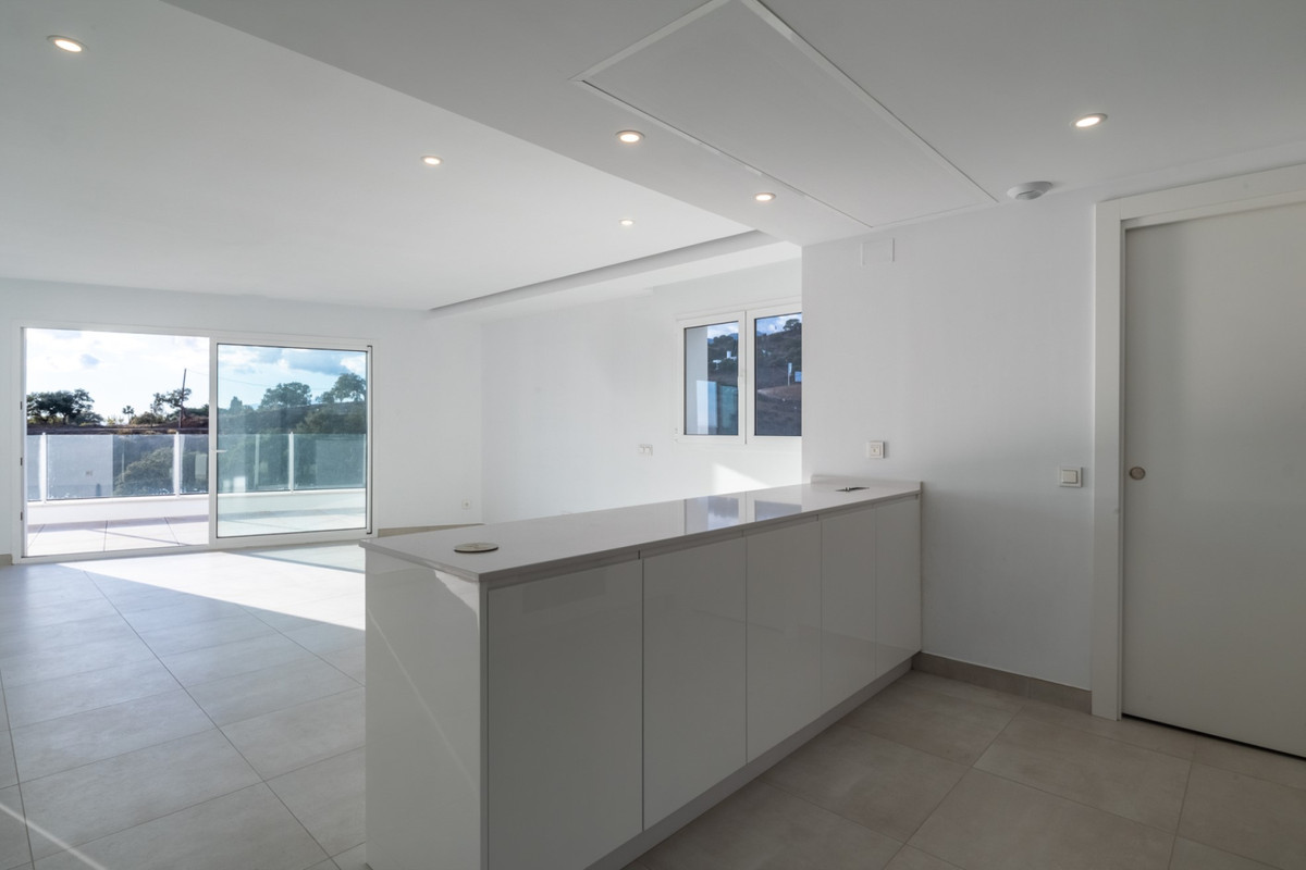 4 Bed Apartment for sale in Altos De Los Monteros Costa Del Sol, Málaga, Spain