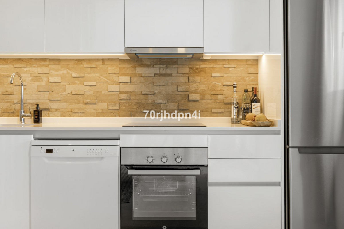 Se vende Apartamento Planta Media de 2 dormitorios en Costa Del Sol, Málaga, España