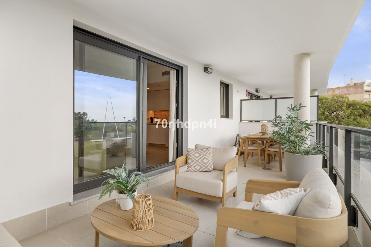 Se vende Apartamento Planta Media de 2 dormitorios en Costa Del Sol, Málaga, España