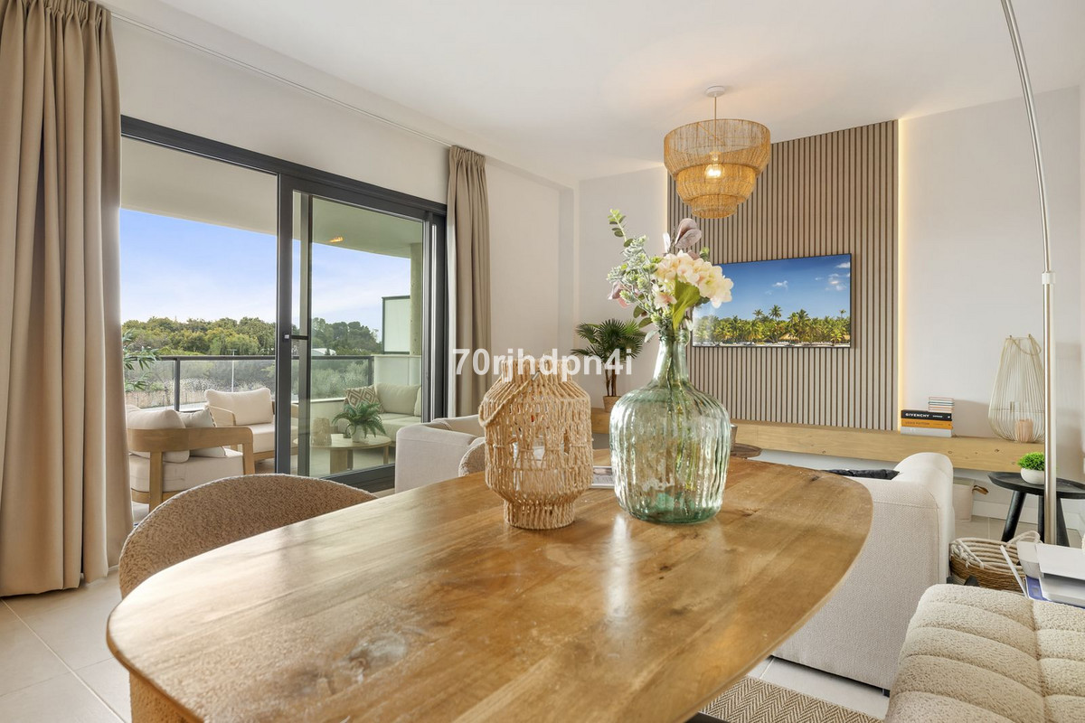 Se vende Apartamento Planta Media de 2 dormitorios en Costa Del Sol, Málaga, España