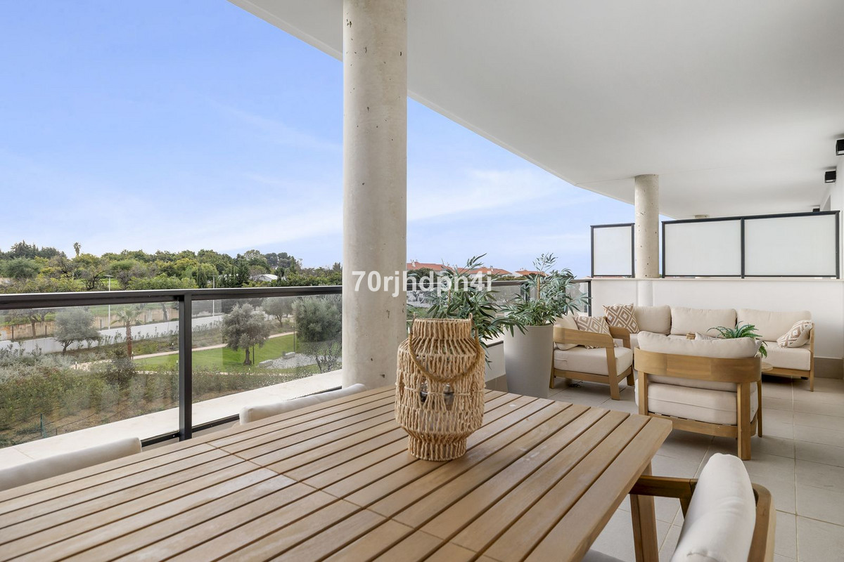 Se vende Apartamento Planta Media de 2 dormitorios en Costa Del Sol, Málaga, España