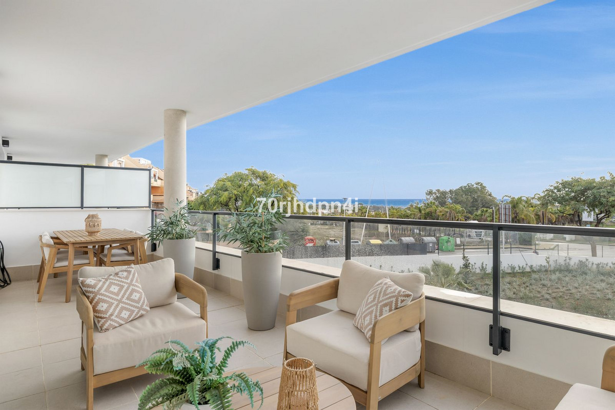 Se vende Apartamento Planta Media de 2 dormitorios en Costa Del Sol, Málaga, España