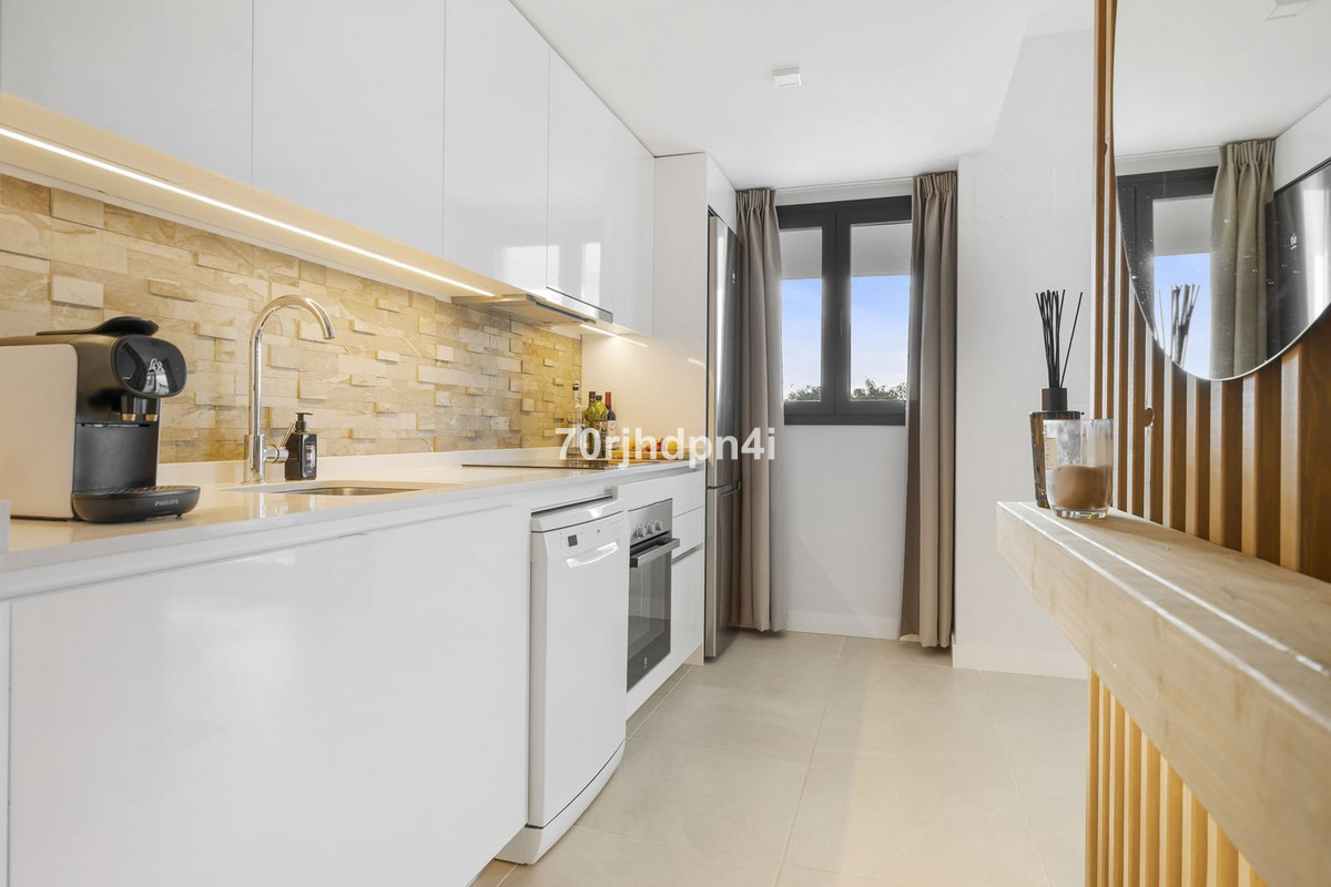 Se vende Apartamento Planta Media de 2 dormitorios en Costa Del Sol, Málaga, España
