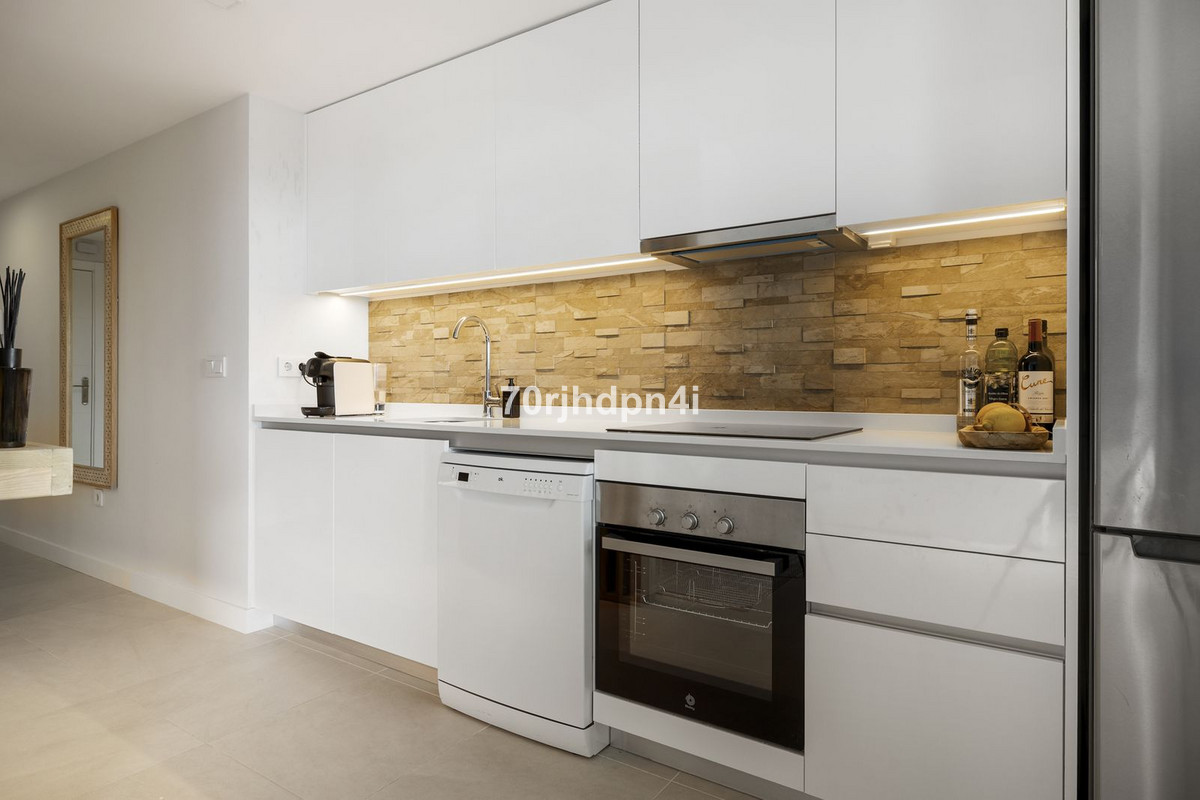 Se vende Apartamento Planta Media de 2 dormitorios en Costa Del Sol, Málaga, España