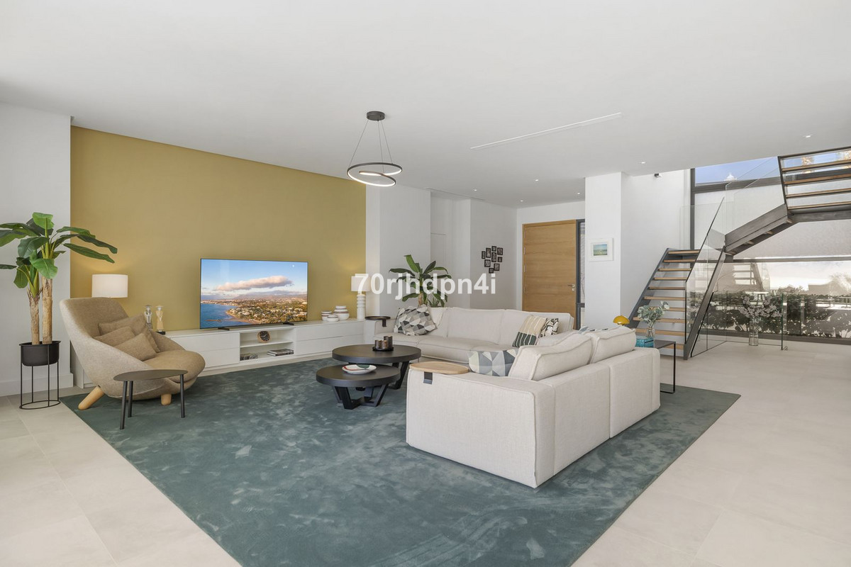 Se vende Villa - Chalet de 5 dormitorios en Costa Del Sol, Málaga, España