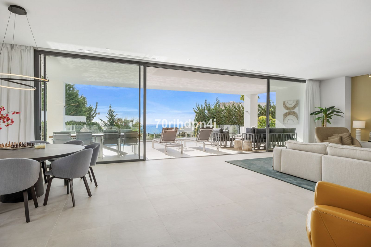Se vende Villa - Chalet de 5 dormitorios en Costa Del Sol, Málaga, España
