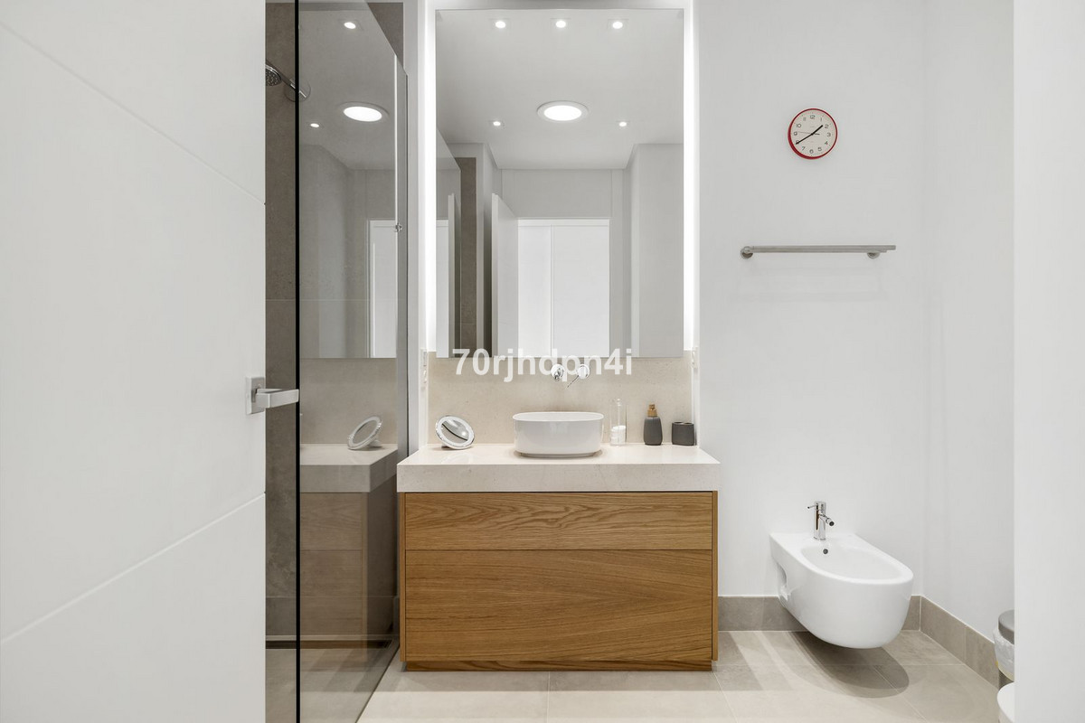 Se vende Villa - Chalet de 5 dormitorios en Costa Del Sol, Málaga, España