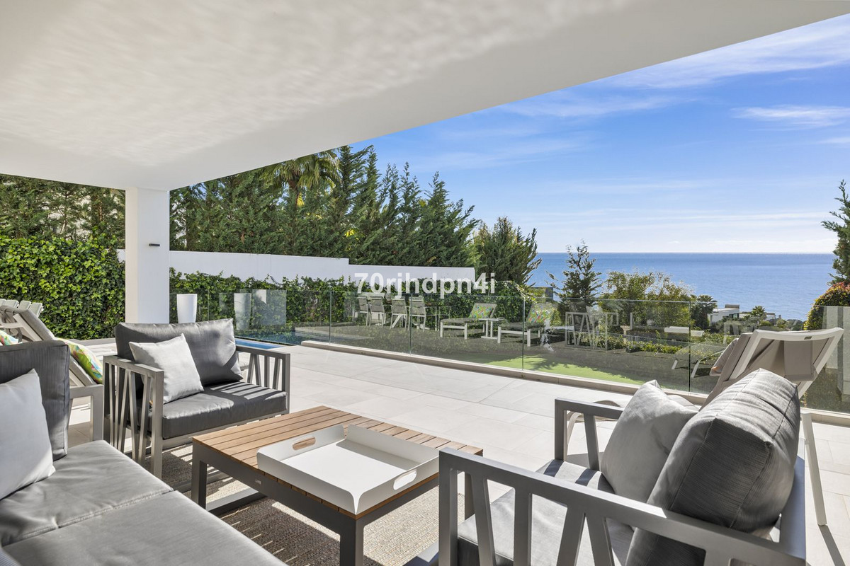 Se vende Villa - Chalet de 5 dormitorios en Costa Del Sol, Málaga, España