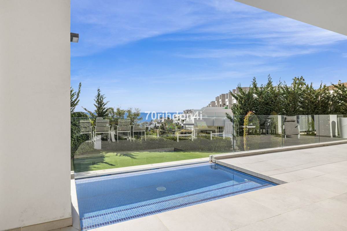 Se vende Villa - Chalet de 5 dormitorios en Costa Del Sol, Málaga, España
