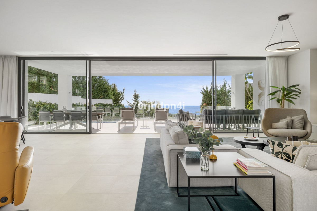 Se vende Villa - Chalet de 5 dormitorios en Costa Del Sol, Málaga, España