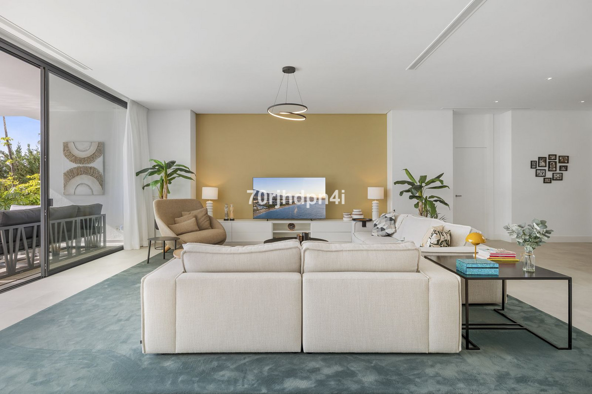 Se vende Villa - Chalet de 5 dormitorios en Costa Del Sol, Málaga, España
