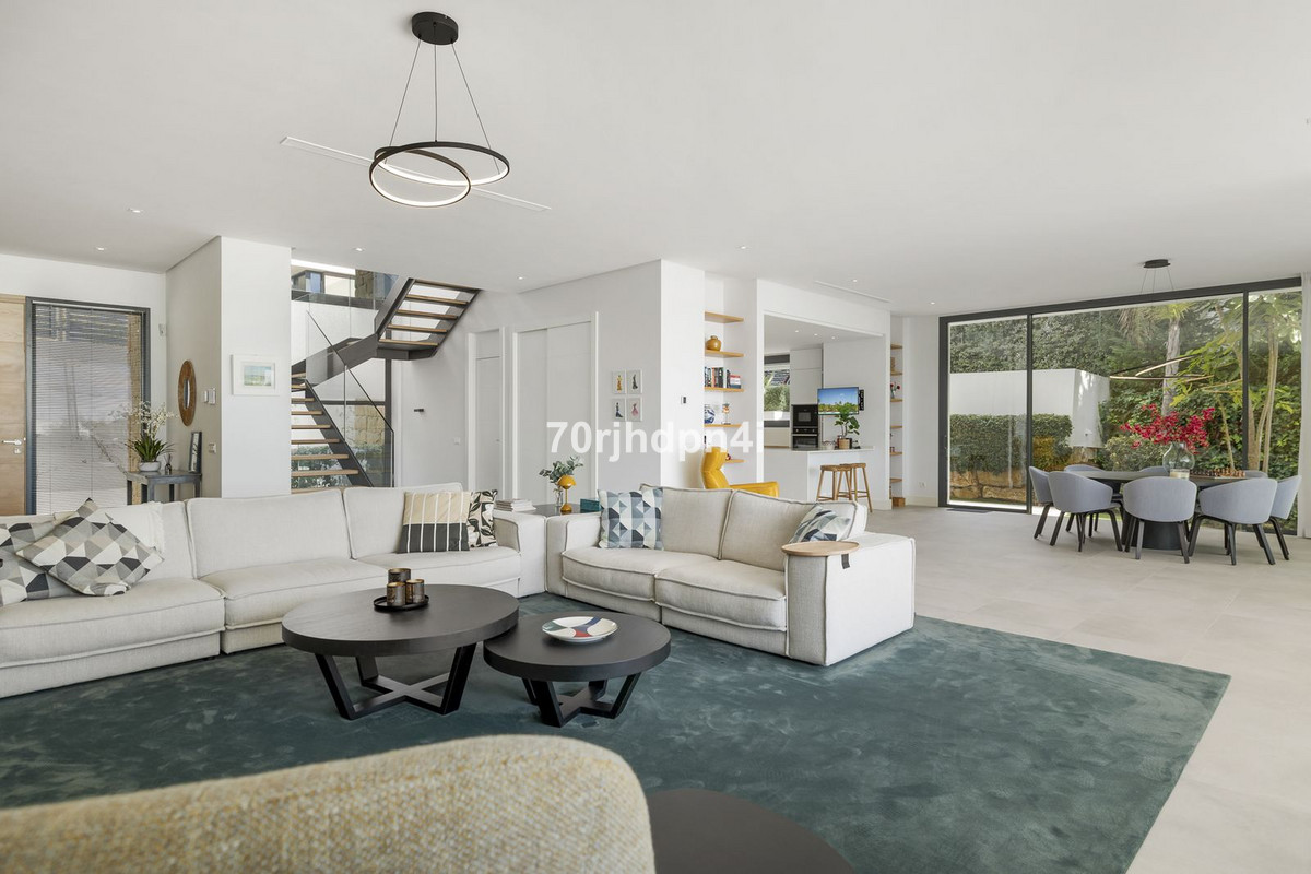 Se vende Villa - Chalet de 5 dormitorios en Costa Del Sol, Málaga, España