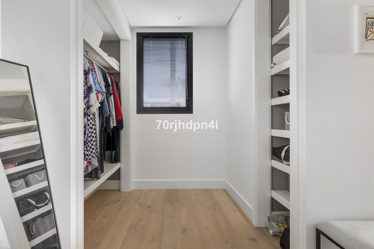 Se vende Villa - Chalet de 5 dormitorios en Costa Del Sol, Málaga, España