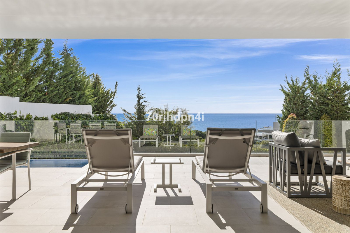 Se vende Villa - Chalet de 5 dormitorios en Costa Del Sol, Málaga, España