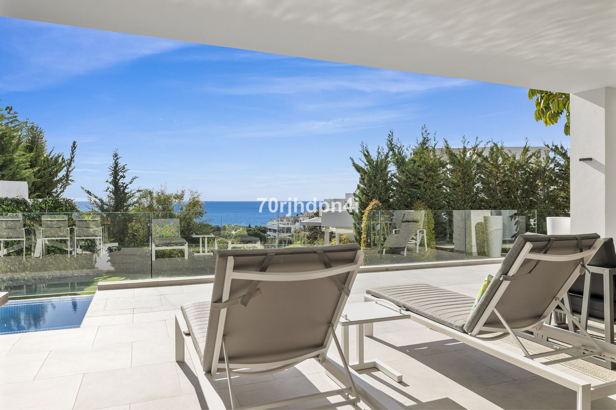 Se vende Villa - Chalet de 5 dormitorios en Costa Del Sol, Málaga, España